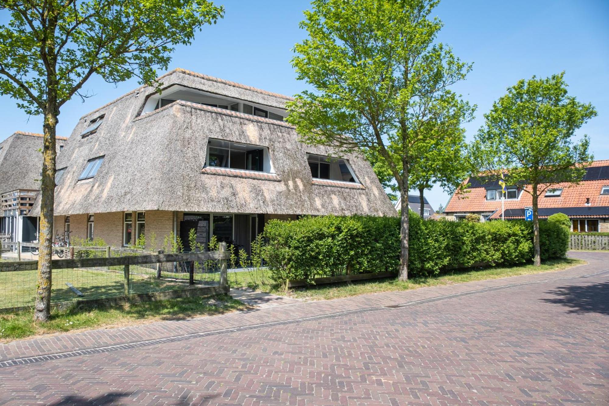 Waddenresidentie Ameland Zilt, Een Ruim 4-Persoons Appartement Buren  Bagian luar foto
